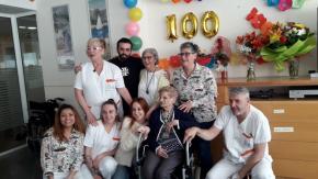 Celebraci dels 100 anys de la Sra. Carme a la Residncia de Porta